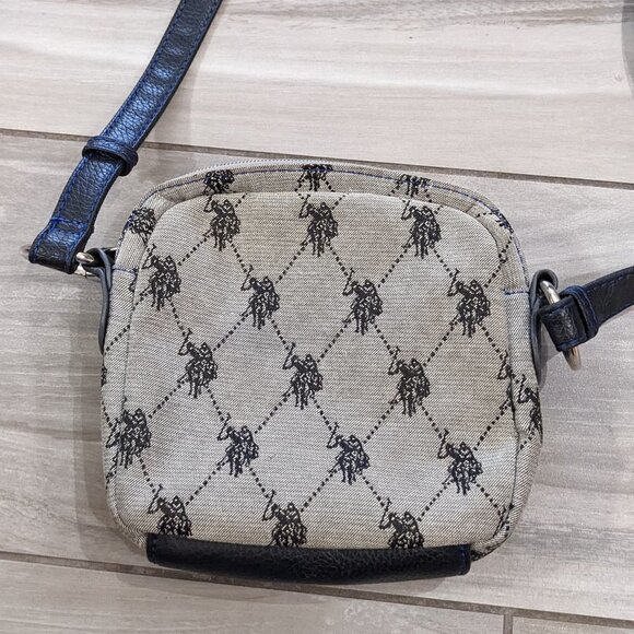 U.S Polo Assn. Logo Crossbody Bag - Picture 4 of 6